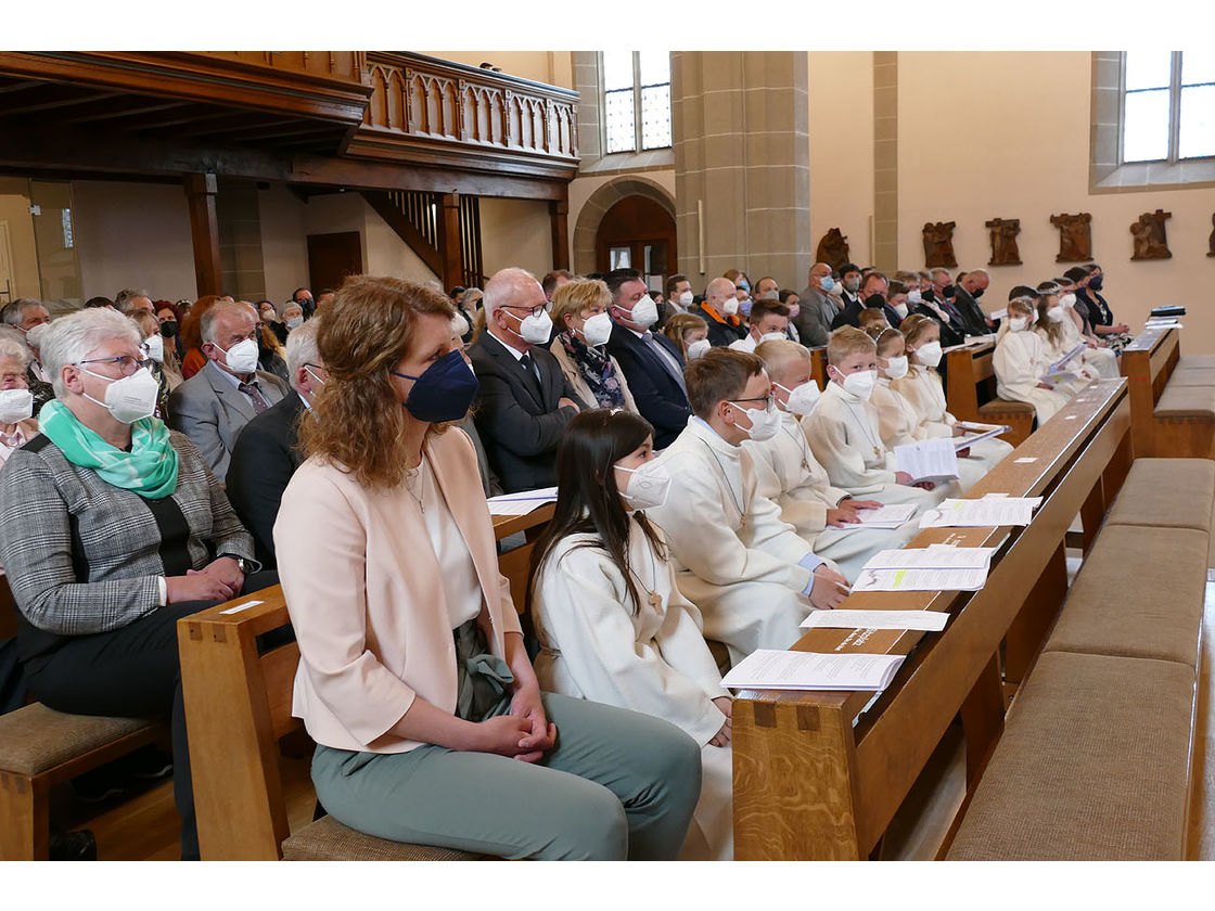 Feier der 1. Heiligen Kommunion in Sankt Crescentius (Foto: Karl-Franz Thiede)